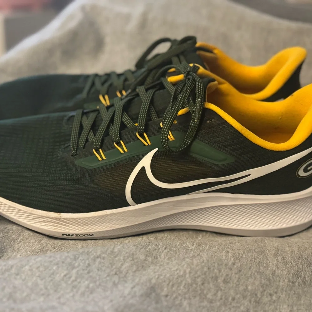 Nike Dark Green and Yellow Sneakers - Picture 2 of 5